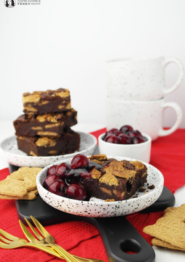 Spekulatius-Brownies mit Glühwein-Kirschen | Veganliebe &  Friends X-mas Edition ❤