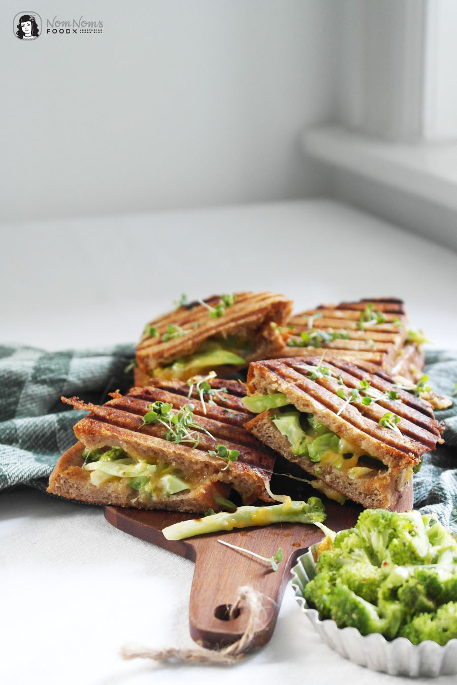 Brokkoli Grilled Cheese Sandwich mit extra viel Cheddar und Gouda Käse