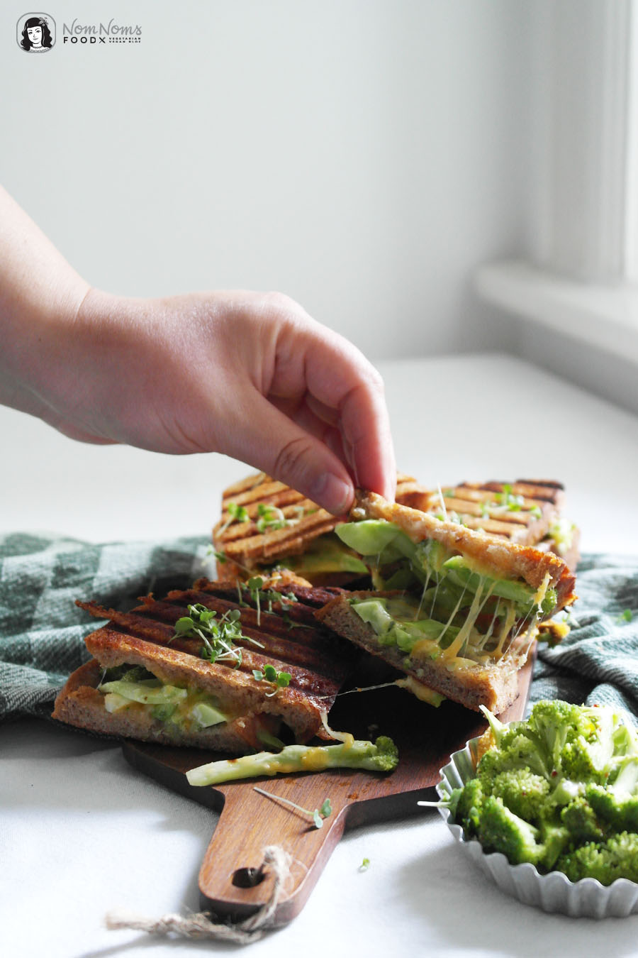 Brokkoli Grilled Cheese Sandwich mit extra viel Cheddar und Gouda Käse