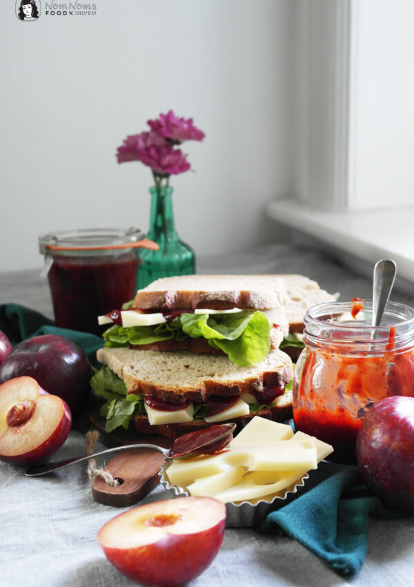 Bemme (ostdeutsch für Stulle oder Butterbrot) mit Käse und herzhaftem Pflaumen-Ketchup ❤