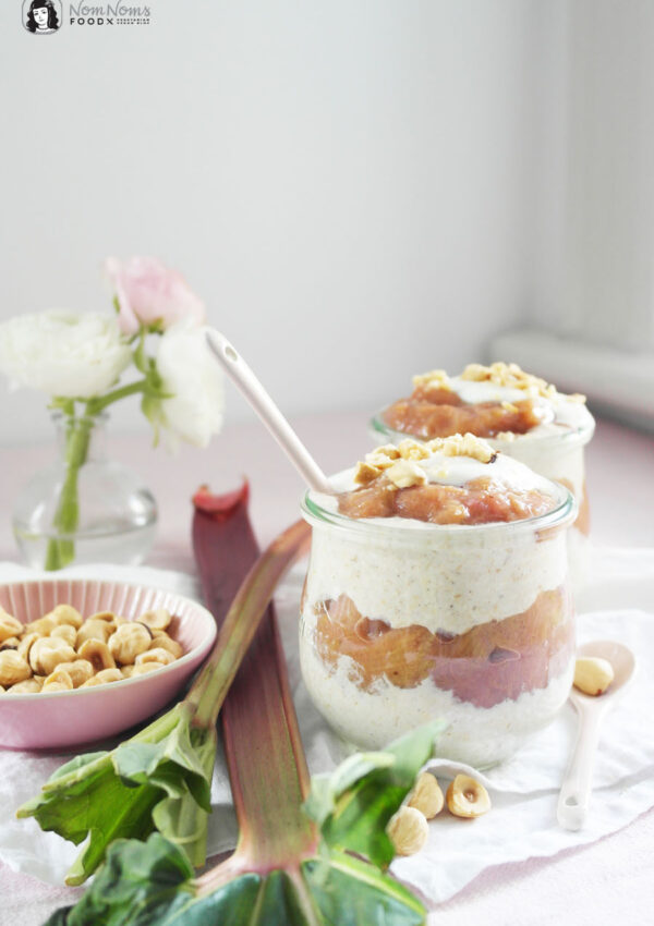 Vanille-Rhabarber-Overnight-Oats mit Haselnüssen ❤
