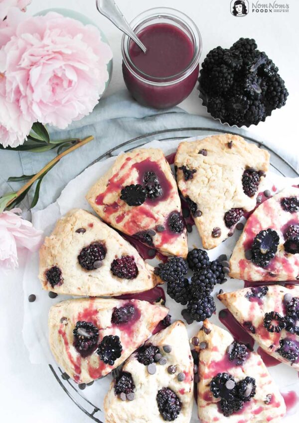 Fluffige Brombeer-Vanille-Scones mit cremigem Brombeer-Curd ❤