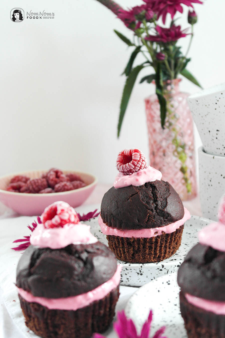 Gesündere und zuckerfreie Schokoladen-Muffins mit Himbeer-Frischkäse-Füllung Welt Diabetes Tag World Diabetes Day Diabetiker Freundlich