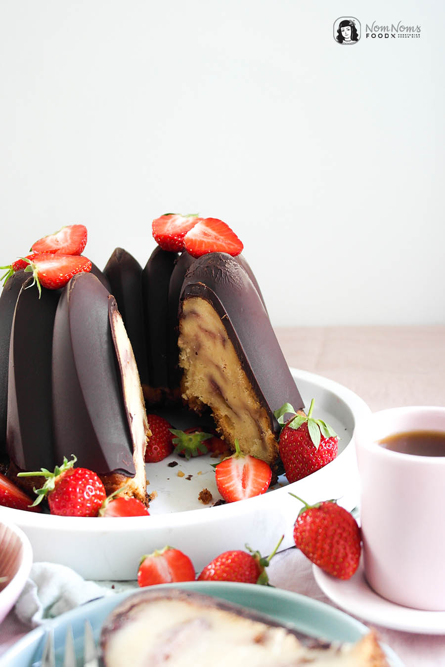 Erdbeer-Joghurt-Rührkuchen mit Schokoladen-Glasur oder auch Yogurette-Kuchen