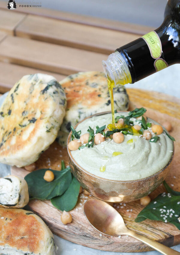 Cremiger Spinat-Ziegenkäse-Hummus mit fluffigen Spinat-Pita-Broten aus der Pfanne ❤