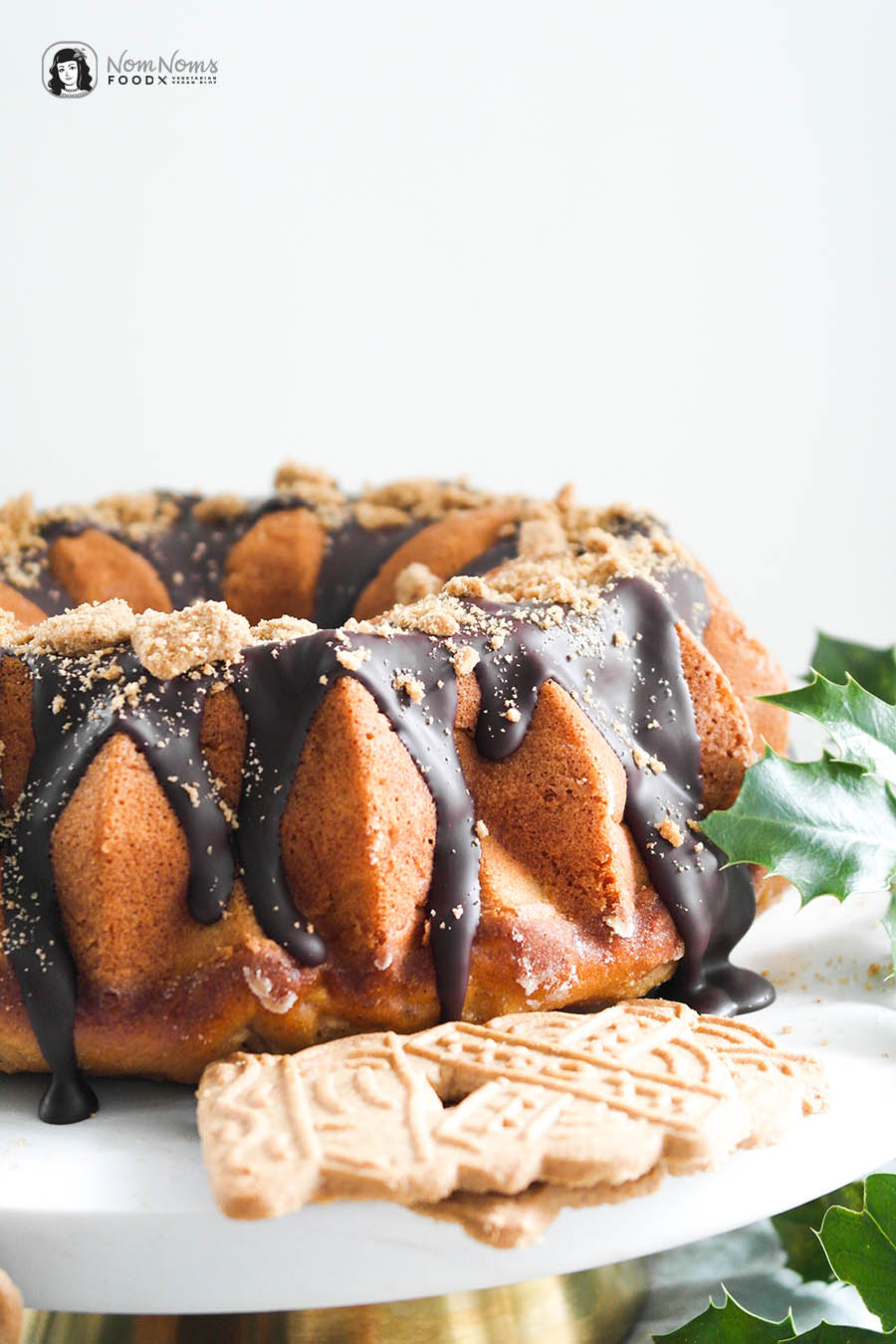 Apfel-Gugelhupf mit Spekulatius-Käsekuchen-Kern