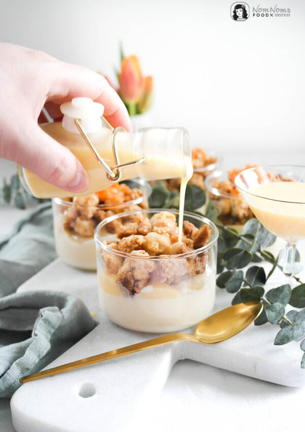 Cremig einfache Eierlikör-Mousse mit Karotten-Streuseln ❤