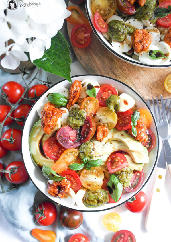 Italienische Sommer-Tomaten-Pasta-Bowl mit Pesto und Mozzarella ❤