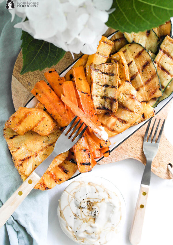 Veganes Grillen mit mariniertem Grill-Gemüse und Ananas und süßlich-scharfem Rübensirup-Dip ❤