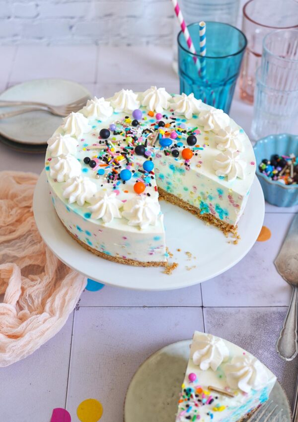 Funfetti Cheesecake Geburtstagsfeier zu 10 Jahren Nom Noms food