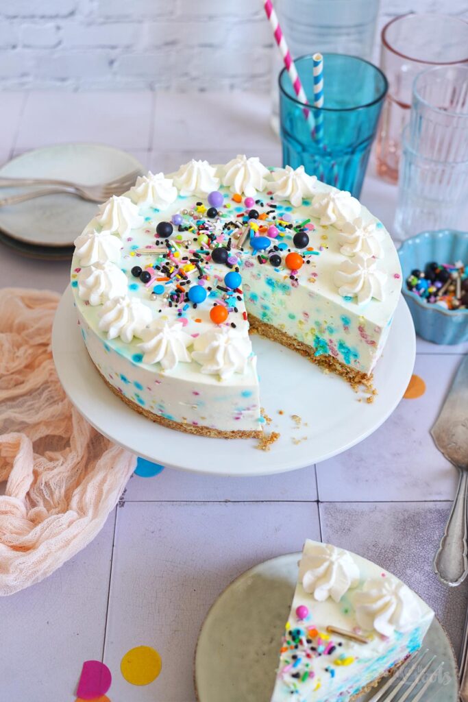 Funfetti Cheesecake Geburtstagsfeier zu 10 Jahren Nom Noms food