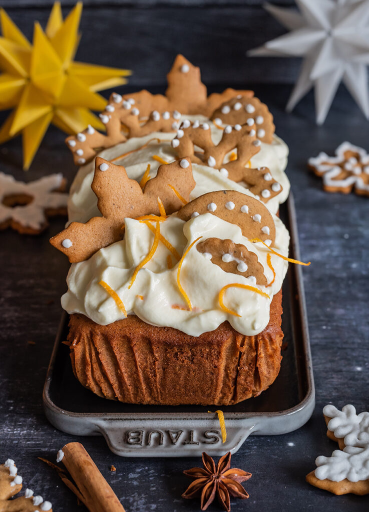 Lebkuchen-Kuchen - fluffiger Gewürzkuchen mit Orangen-Frischkäse Geburtstagsfeier zu 10 Jahren Nom Noms food