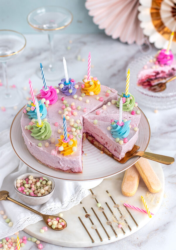 No Bake Kirsch-Cheesecake Birthday Style Geburtstagsfeier zu 10 Jahren Nom Noms food