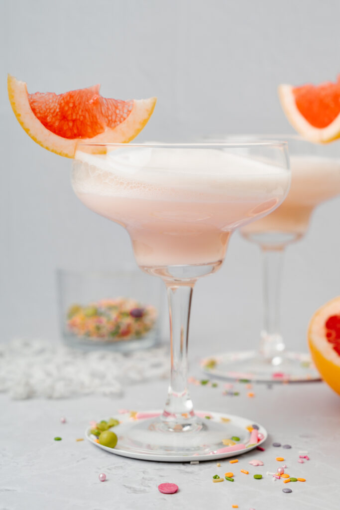 Cremiger Gin Fizz mit Grapefruit Cocktail Drink Geburtstagsfeier zu 10 Jahren Nom Noms food