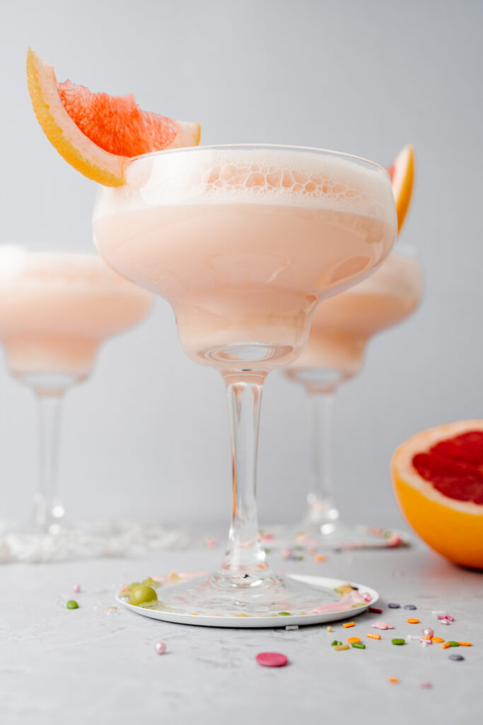 Cremiger Gin Fizz mit Grapefruit Cocktail Drink Geburtstagsfeier zu 10 Jahren Nom Noms food