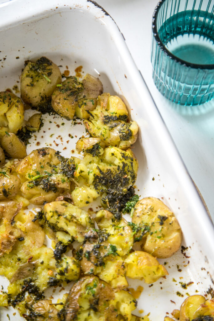 Leckere Kräuter-Quetschkartoffeln vom Blech – Crushed Potatoes Geburtstagsfeier zu 10 Jahren Nom Noms food