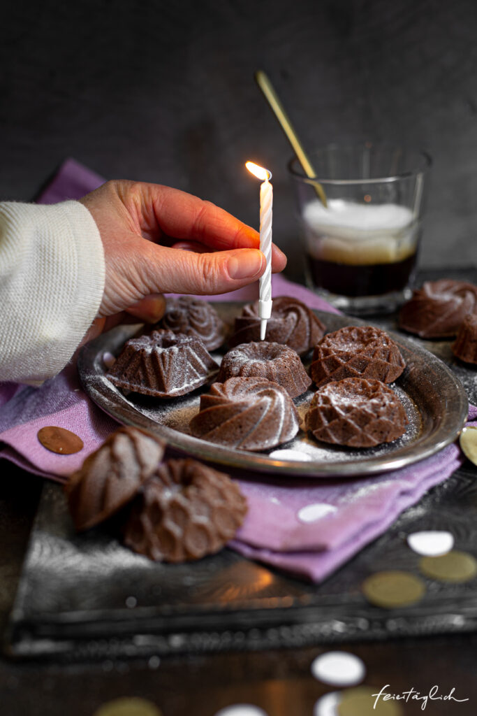 Kleine feine Kaffee Küchlein zum Geburtstag Geburtstagsfeier zu 10 Jahren Nom Noms food