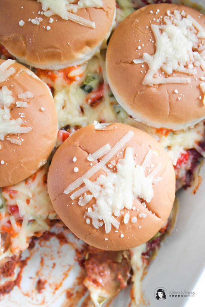 Schneller veganer Burger-Auflauf Veganuary Super Bowl