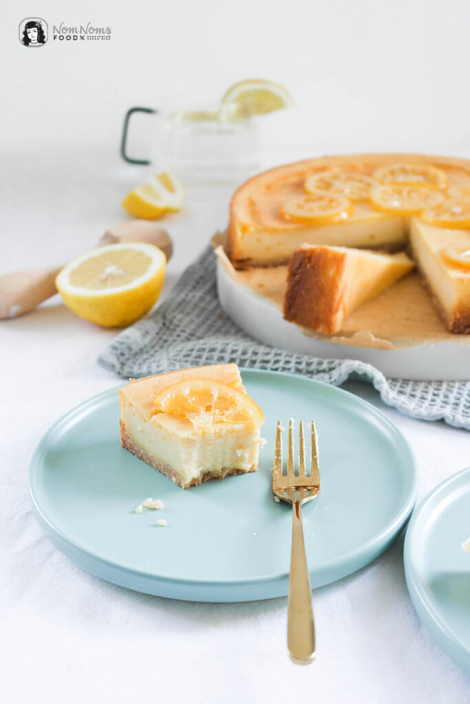Veganer Zitronen-Käsekuchen mit kandierten Zitronen-Scheiben Käsekuchen Boom