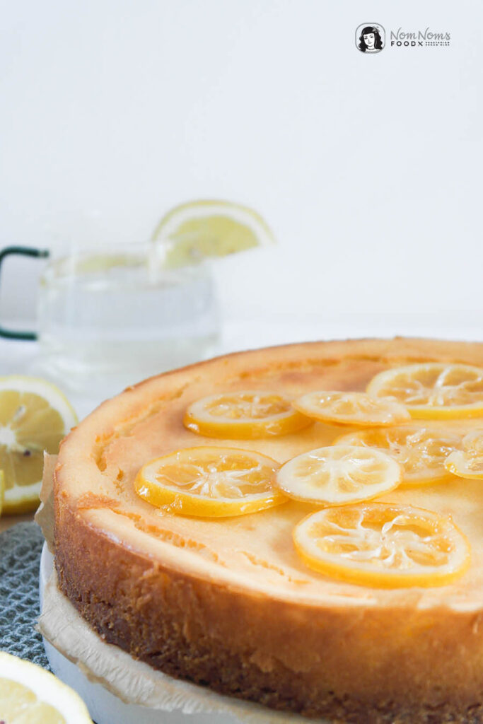 Veganer Zitronen-Käsekuchen mit kandierten Zitronen-Scheiben Käsekuchen Boom