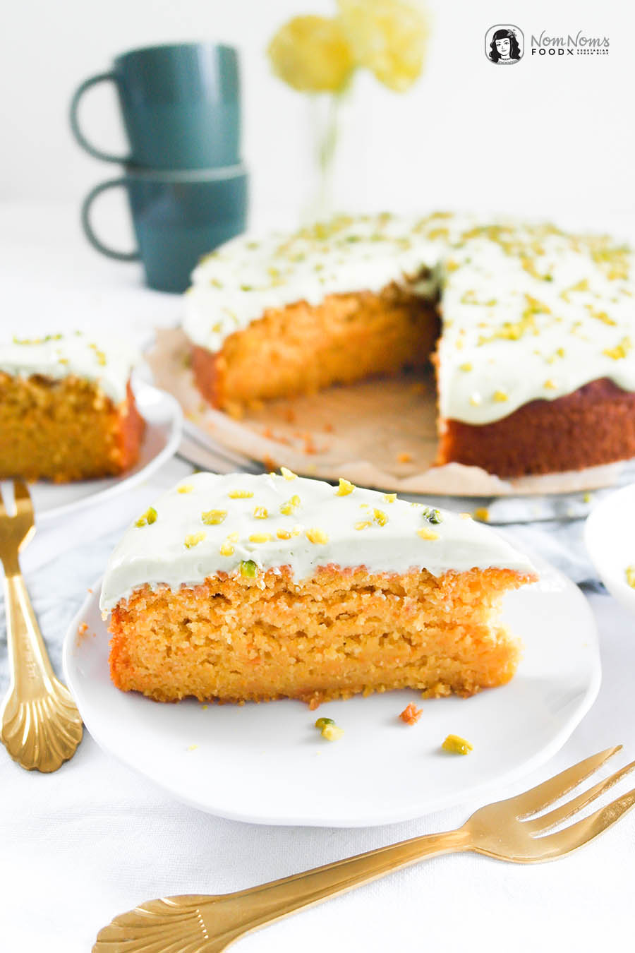 Karottenkuchen mit Pistazien-Frischkäse-Creme