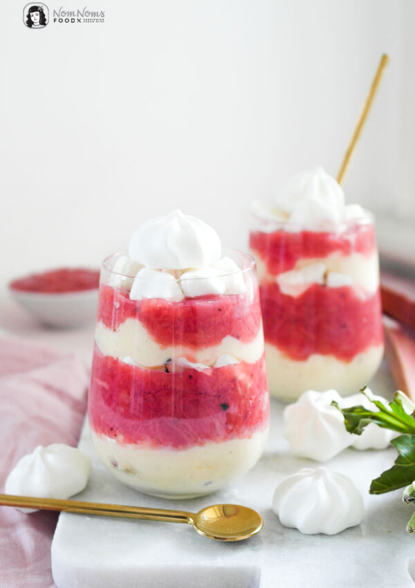 Rhabarber-Pudding-Dessert mit Baiser ❤