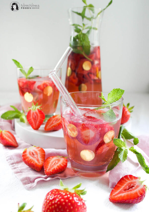 Alkoholfreie Erdbeer-Holunderblüten-Rosé-Bowle ❤