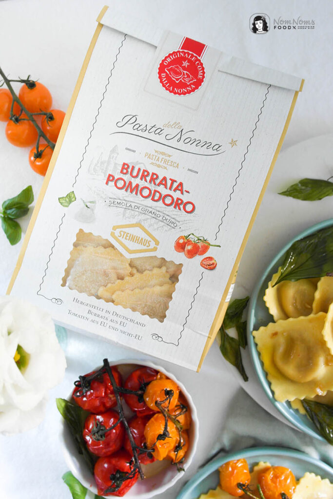 Pasta mit Ofen-Tomaten und Basilikum-Chips 