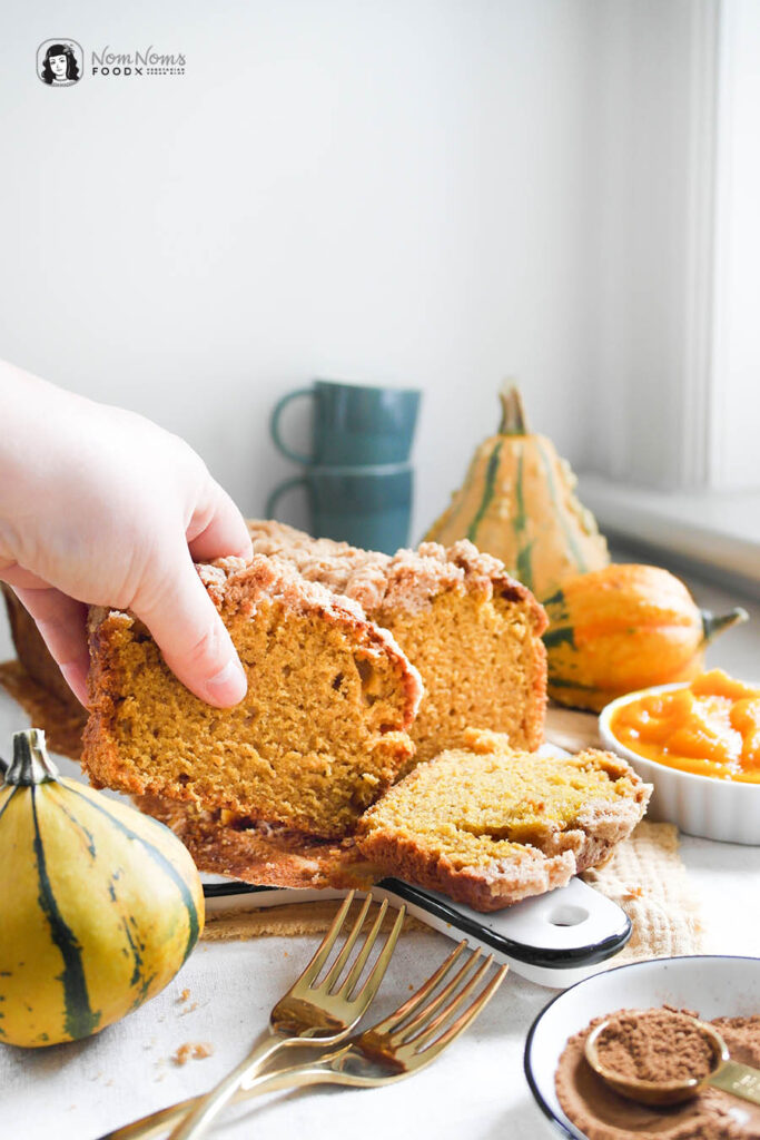 Pumpkin Spice Kürbiskuchen mit Zimt-Streuseln