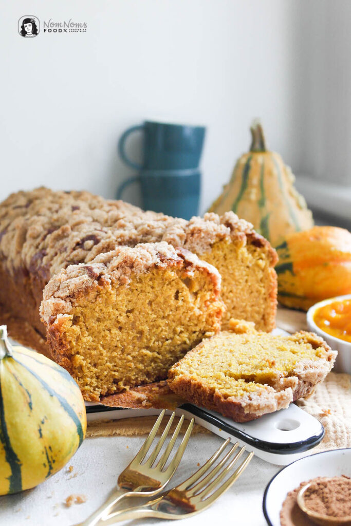 Pumpkin Spice Kürbiskuchen mit Zimt-Streuseln