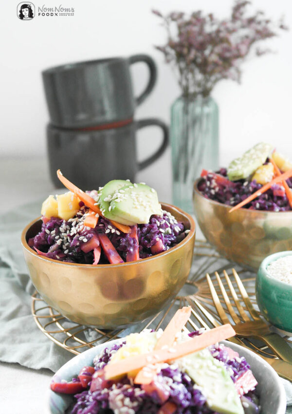 Asiatischer Rotkohl-Salat mit Mango, Avocado und Sesam ❤