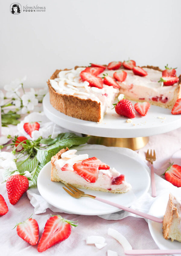 Cremiger Kokos-Kefir-Kuchen mit Erdbeeren ❤