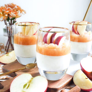 Kefir-Vanille-Creme mit Apfel-Zimt-Kompott