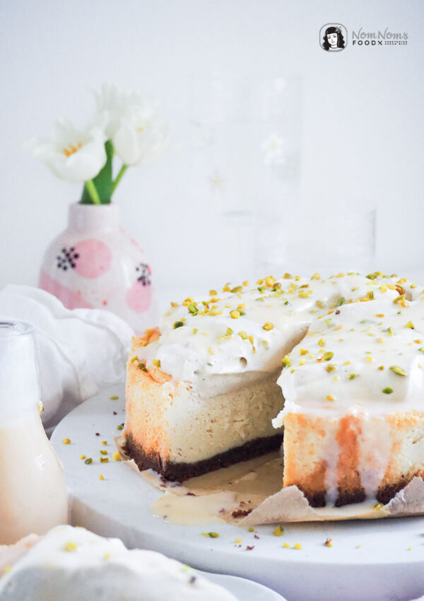 Cremiger Eierlikör-Käsekuchen mit Pistazien-Sahne ❤