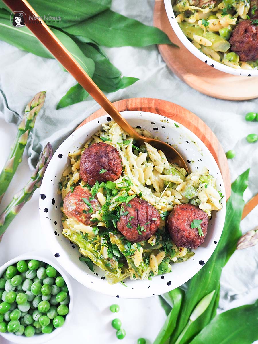 One Pot grüner Wikingertopf mit Bärlauch, Erbsen und grünem Spargel zum Frühling