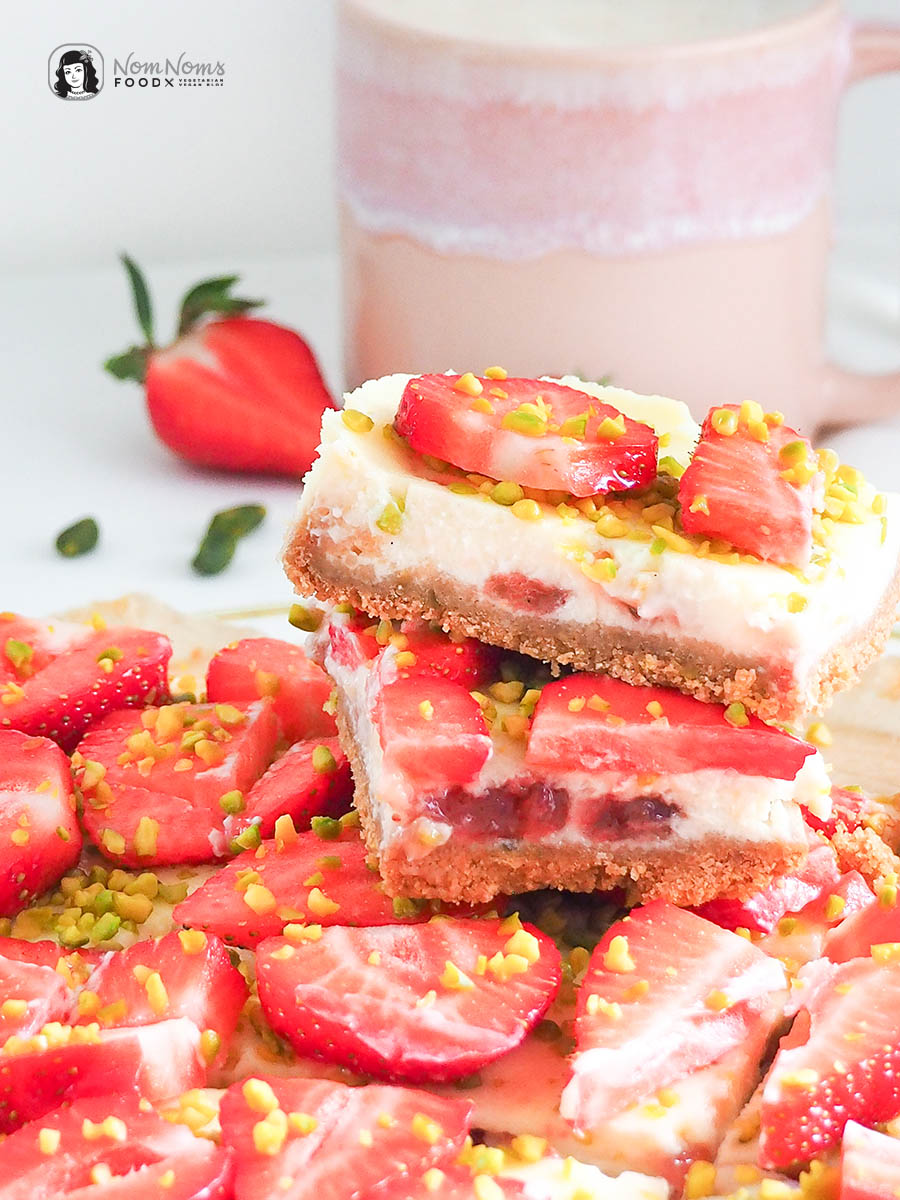 Erdbeer-Pistazien-Käsekuchen-Schnitte