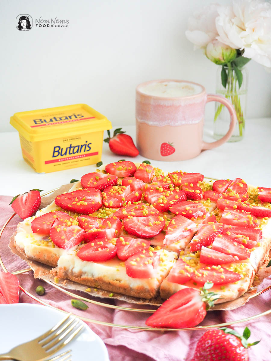 Erdbeer-Pistazien-Käsekuchen-Schnitte