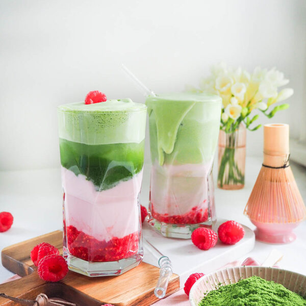 Matcha-Himbeer-Kefir-Mocktail mit Matcha Cloud ❤